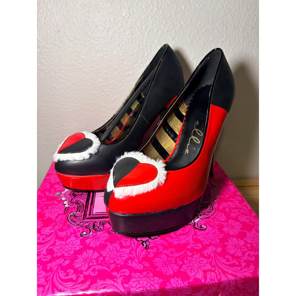 Ellie Shoes Red & Black Heart High Heels - Size 7